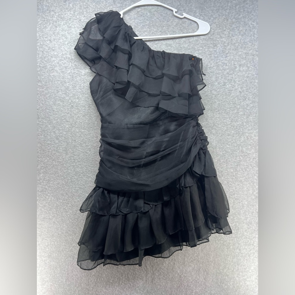 DO+BE Black One-Shoulder Ruffle Dress